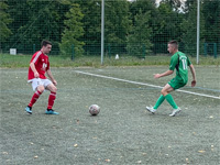 Bild: Thomas Gordalla im Kampf um den Ball