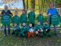 Bild: neue Trainingsjacken für die E-Jugend